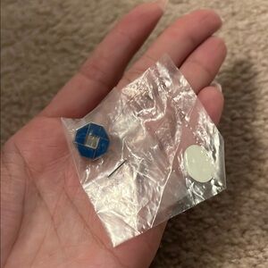 Chase bank pin.